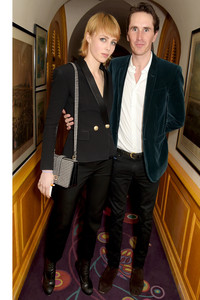 edie_balmain_store_16mar15_harpersbazaar_1.thumb.jpg.beabc459c1acac8bd1a66a408bfd2c99.jpg