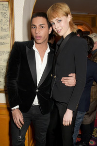 edie_balmain_store_16mar15_harpersbazaar_2.thumb.jpg.5689ba5896e7e75325d349e8b2b4f0e0.jpg