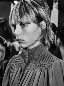 edie_fendi_ss16_thelovemagazine.thumb.jpg.c44acbbad8d254328fcc742675532891.jpg