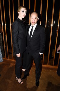edie_met_gala_4may15_theblondesalad.thumb.jpg.99ddcc2c7845efe5b08b84ec7d57ab3c.jpg