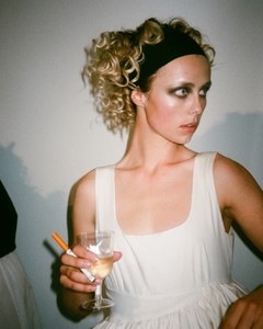 edie_mollygoddard_ss18_backstage_mollymgoddard.thumb.jpg.d455ea3a80c9dc2f6aba8c9571a13c2c.jpg