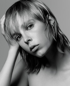 edie_newyorktimesstyle_14jun15_artandcommerce.thumb.jpg.0d78370734f410ffee36dd34cad87940.jpg