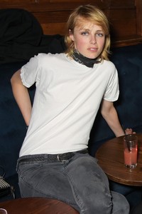 edie_sam_mcknight_14may15_tatler.thumb.jpg.862a8afe7ab98a6ef2006568b3c8ef21.jpg