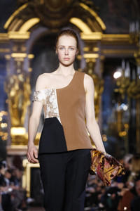 edie_stella_mccartney_aw15_nowfashion_2.thumb.jpg.d98a243f8bac82072430f23767a8208a.jpg