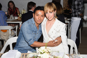 edie_tiffany_dinner_15apr15_lofficiel.thumb.jpg.bddb8fe2717380b715113972cfb63351.jpg