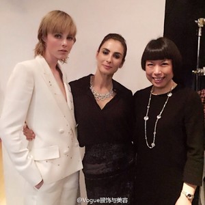 edie_tiffany_dinner_15apr15_voguechina.thumb.jpg.98fcc97a9a79e6b3cbbbf0ee480cd5a0.jpg