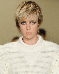 edie_vogue_28feb15.thumb.gif.96be7a97c36bdd8c24b10df9a783e744.gif
