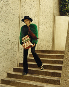 edie_vogue_jan15_celeber.thumb.jpg.b7e984f507f71c1d87b0f5659e704292.jpg