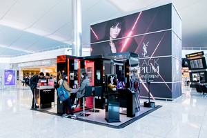 edie_yslbeauty_popupstore_20dec17_dutyfreehunter.thumb.jpg.aaade4735f9e6e56b4df81f24ab057f9.jpg