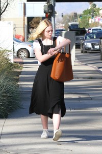 elle-fanning-30.jpg