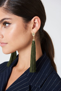 ettika_mon_cheri_tassel_earrings_1420-000069-0519_01l.jpg