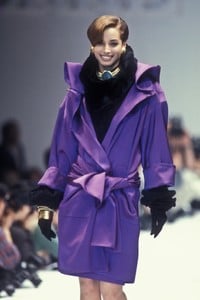 gianfranco-ferre-fw-1990-2.thumb.JPEG.9eed311c7dc17d12d931d9cbf7c89b6a.JPEG