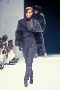 gianfranco-ferre-fw-1990-4.thumb.JPEG.ede1048b8135d68fb72d064de6ad8126.JPEG