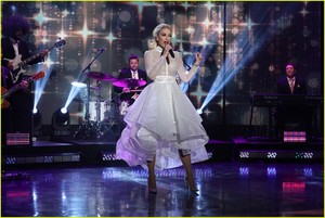 gwen-stefani-ellen-06.JPG