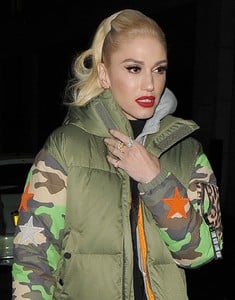 gwen-stefani-yalla-yalla-beirut-street-restaurant-in-london-11-30-2017-6.jpg