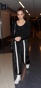 haileesteinfeld_laxarrival_november30_2017-10.jpg