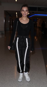 haileesteinfeld_laxarrival_november30_2017-13.jpg