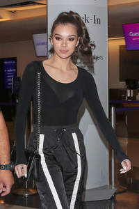 haileesteinfeld_laxarrival_november30_2017-31.jpg