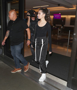 haileesteinfeld_laxarrival_november30_2017-51.jpg