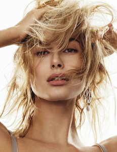 hailey-baldwin-elle-magazine-spain-january-2018-3.thumb.jpg.2849f698f0df2b041d760b957d0ec7e8.jpg