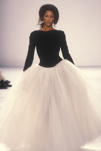 isaac-mizrahi-ss-1996-6.thumb.jpg.4d6759abb26045bc495d09280115f6b5.jpg