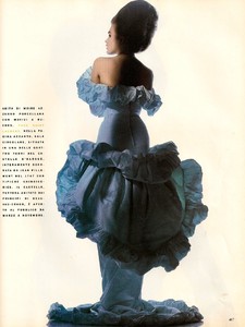 italia_vogue_october_1990_34.thumb.jpg.ce4cb51e5d4adb8eaf520dddd86c4320.jpg