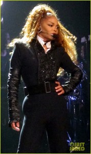 janet-state-world-tour-01.jpg