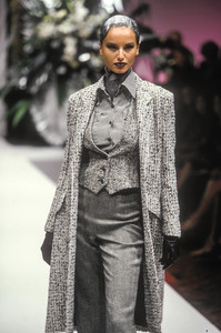 jean-louis-scherrer-hc-fw-1997-6.thumb.jpeg.c2e9157a17662b0e2185337091ff0366.jpeg