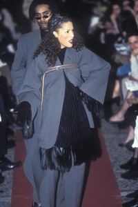jean-paul-gaultier-fw-1993-1.thumb.JPEG.04013efce2d93fc065d7c03af7b0d3d9.JPEG
