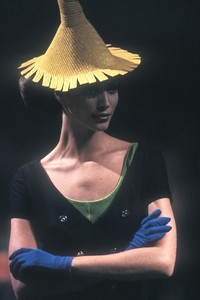 jean-paul-gaultier-ss-1992-3.thumb.JPEG.ddf3fc4687f15d87e222c113f82873e3.JPEG