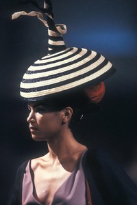 jean-paul-gaultier-ss-1992-6.thumb.JPEG.6fdbe40be3a7bea51c31a4fe13a53167.JPEG