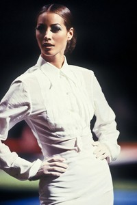 jean-paul-gaultier-ss-1992-7.thumb.JPEG.c78bbefc64b9f704d147f9eaeba781d6.JPEG