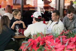 jennifer-lopez-and-alex-rodriguez-dines-at-a-miami-restaurant-12-16-2017-0.jpg