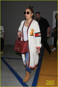 jennifer-lopez-and-alex-rodriguez-shop-at-tom-ford-in-beverly-hills-06.jpg