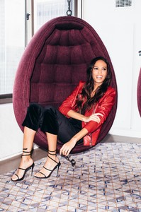 joan-smalls-5-835x1253.thumb.jpg.998f5eea1eb66403150f74e2de9975c5.jpg