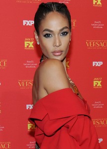 joan-smalls-the-assassination-of-gianni-versace-american-crime-story-tv-show-premiere-in-new-york-6.jpg