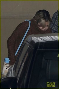 justin-bieber-selena-gomez-church-services-02.jpg