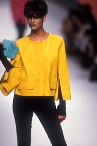 karl-lagerfeld-ss-1991-9.thumb.JPEG.f872d3456fb4bf6959430e6372571aa4.JPEG