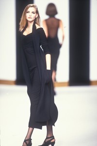 karl-lagerfeld-ss-1992-1.thumb.JPEG.47ddf503a47c964de7aea5fd934578eb.JPEG