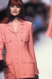 karl-lagerfeld-ss-1992-2.thumb.jpg.69a230a26ec605e03868054c2a4948d9.jpg