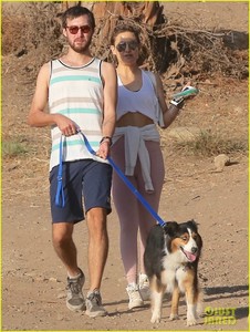 kate-hudson-one-year-anniversary-01.jpg