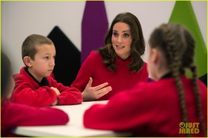 kate-middleton-prince-william-make-appearances-in-manchester-for-mental-health-05.jpg