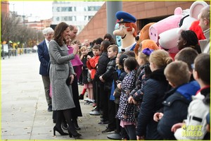 kate-middleton-prince-william-make-appearances-in-manchester-for-mental-health-10.jpg