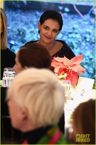 katie-holmes-sarah-jessica-parker-hearst-100-12.jpg