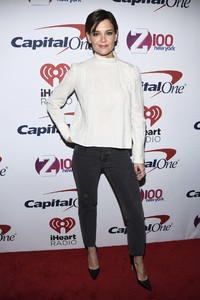 katie-holmes-z100s-jingle-ball-2017-in-nyc-12.jpg