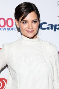 katie-holmes-z100s-jingle-ball-2017-in-nyc-5.jpg