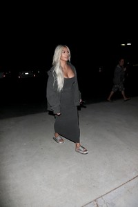 kim-kardashian-photoshoot-in-la-11-28-2017-7.jpg