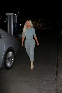 kim-kardashian-photoshoot-in-la-11-28-2017-8.jpg
