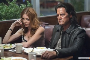 kinopoisk.ru-Twin-Peaks-3020647.jpg