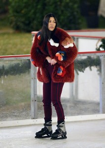 kourtney-kardashian-ice-skating-at-a-party-in-thousand-oaks-0.jpg